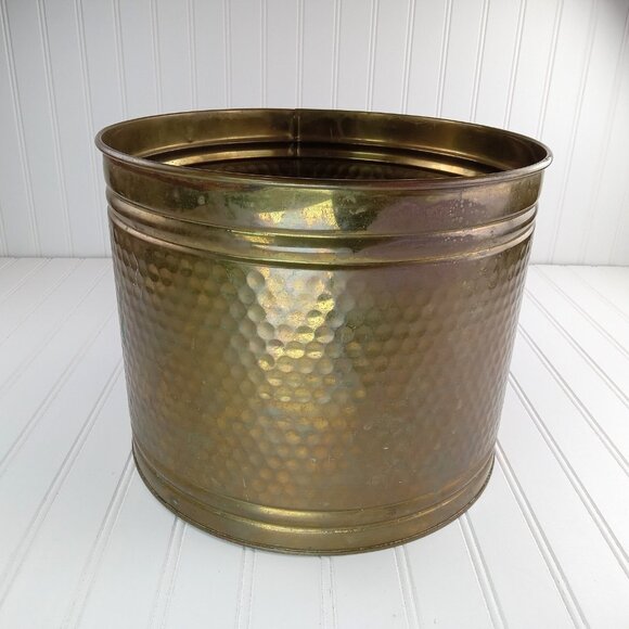 Large Brass Planter Hammered Gold Trash Can 10 x 12.5 MCM Patina Vtg Flower Pot - Picture 2 of 12